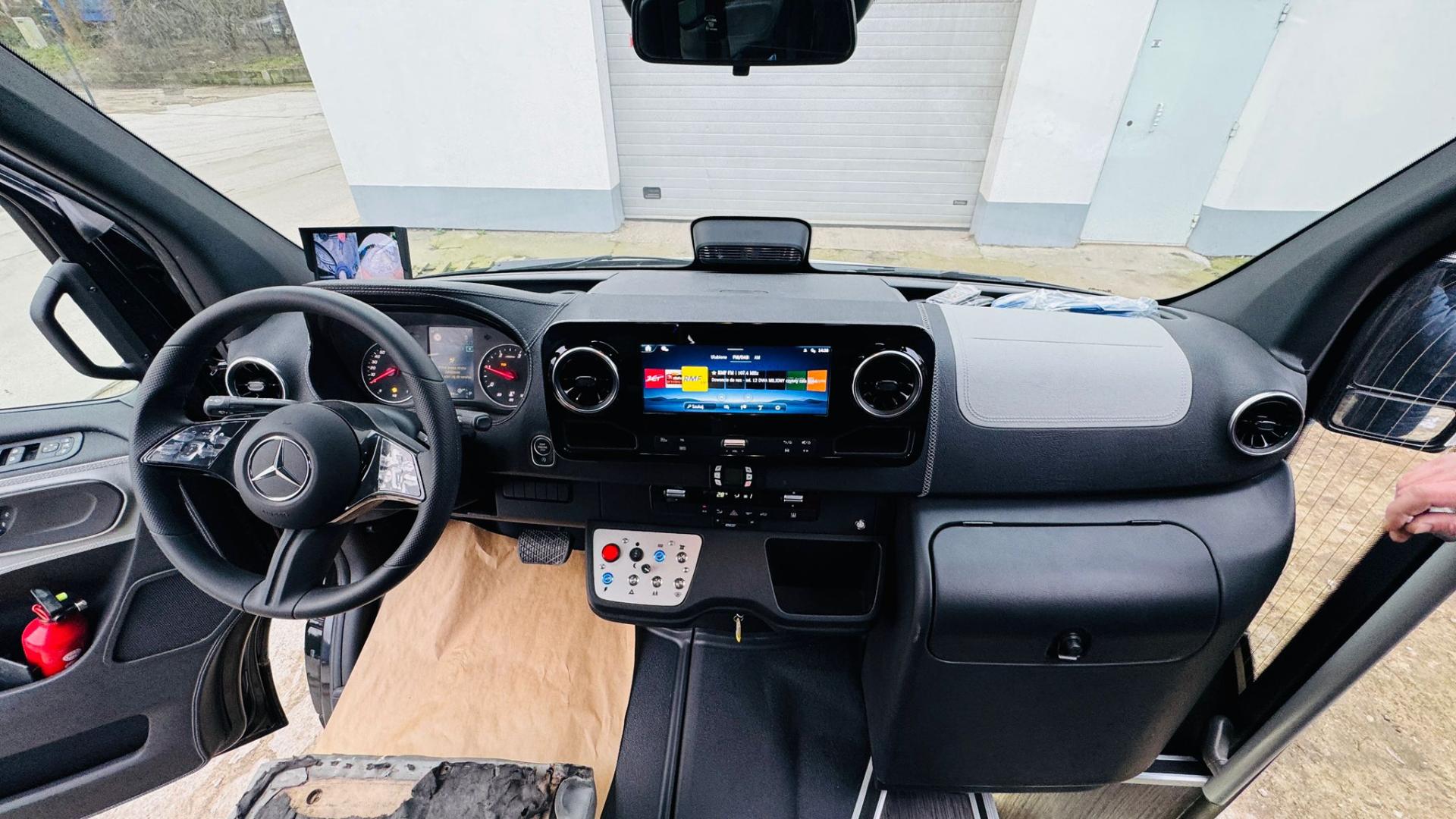 Mercedes-Benz-Sprintermercedes-benz-sprinter-10